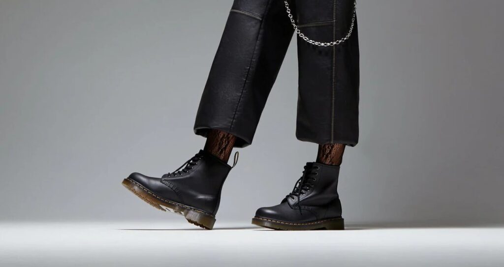 Kann man Dr. Martens mit Wasser und Seife reinigen?